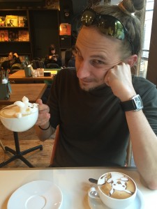 Reissue latte art cafe